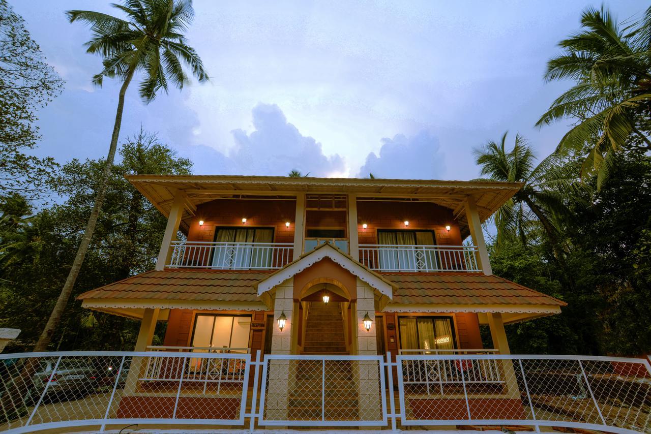 Feet Up Amaranth Resort Dāpoli Exterior foto