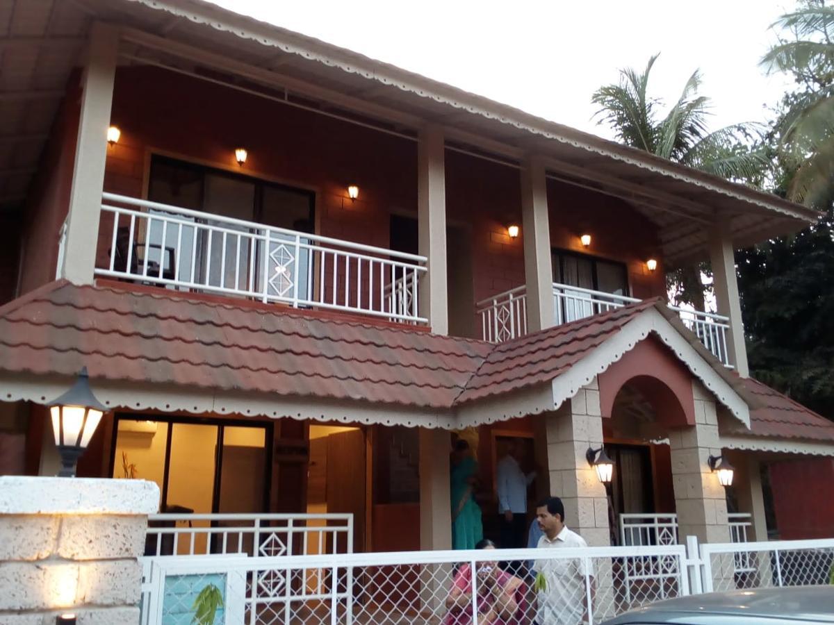 Feet Up Amaranth Resort Dāpoli Exterior foto