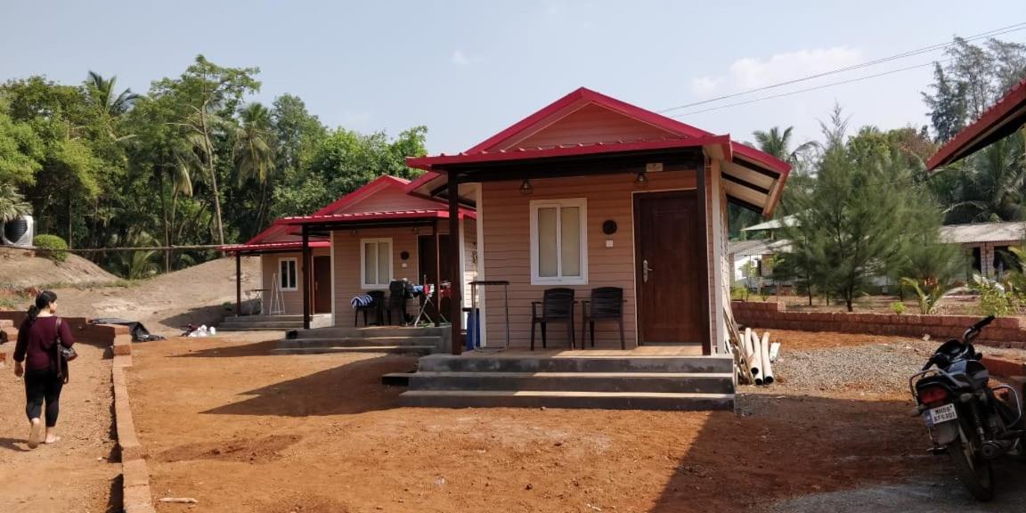 Feet Up Amaranth Resort Dāpoli Exterior foto